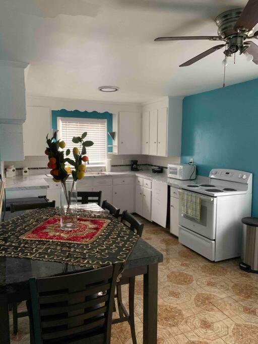 Remodeled House Minutes To Falls Attractions Villa Niagara Falls Exterior photo